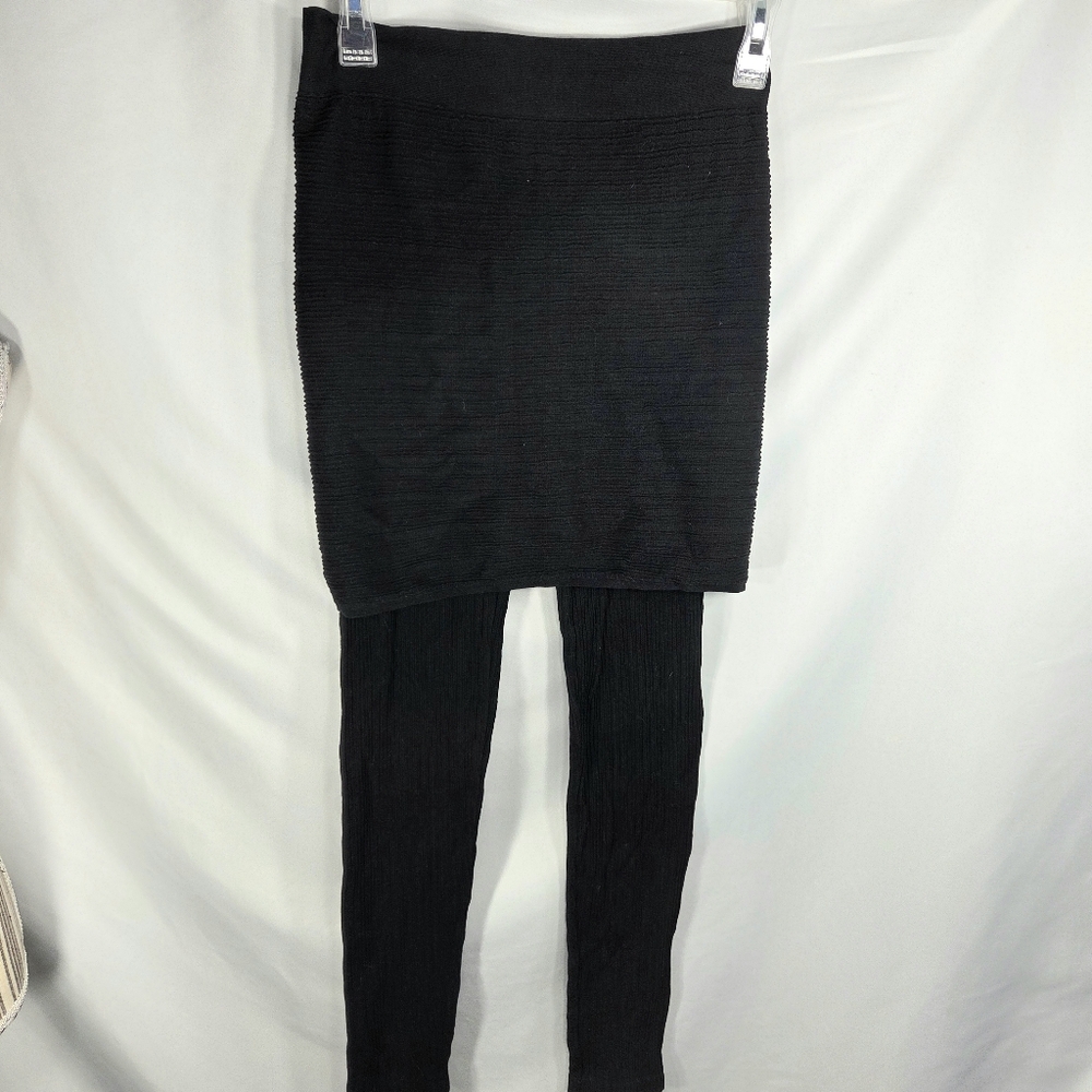 M. Rena Black Textured Skirt w/Attached Leggings One Size (Up to a Size 12)